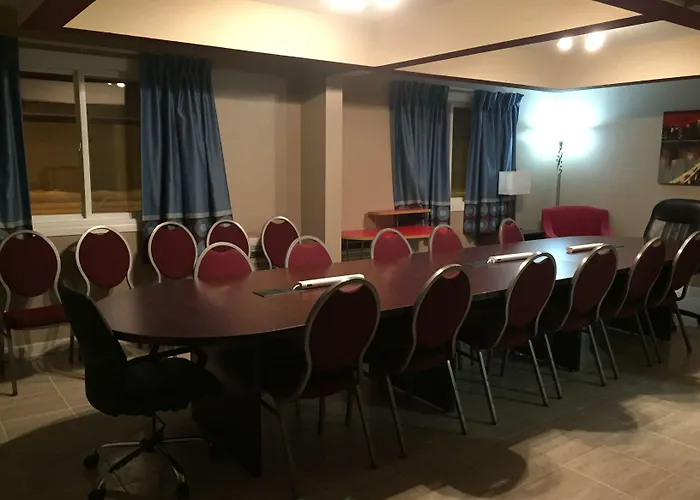 Super 8 By Wyndham Red Deer